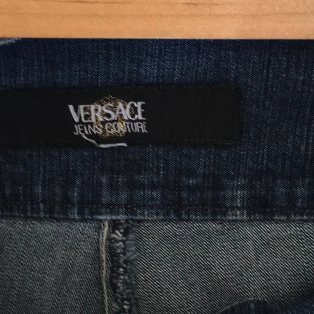 Vintage “VERSACE” jeans couture with gold Medusa buckle. - Picture 6 of 11